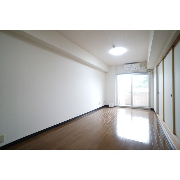 キャステール安倍館の洋室