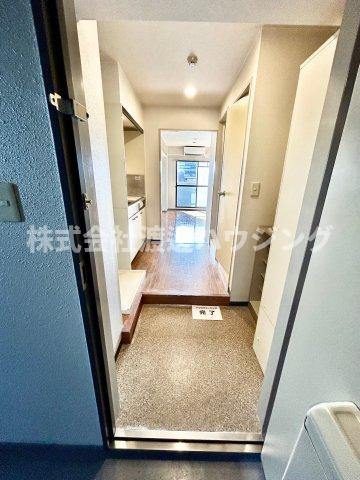 ラウム江坂の玄関