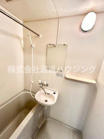 ラウム江坂の洗面所