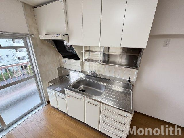 鶴山台12号棟のキッチン