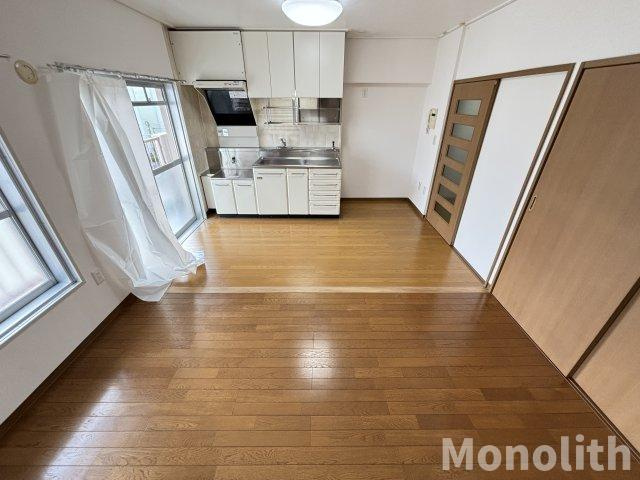 鶴山台12号棟の居間・リビング