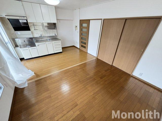 鶴山台12号棟の居間・リビング