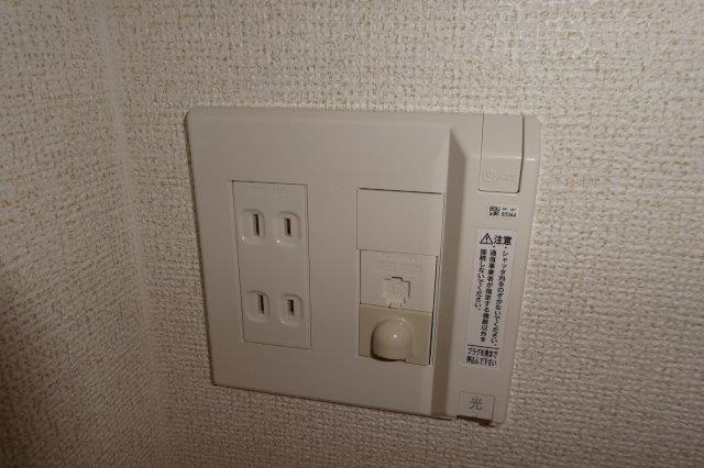 総社市西郡のアパートの設備|電話モジュラー