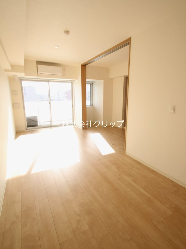 N-flats横浜関内Ⅱの居間・リビング