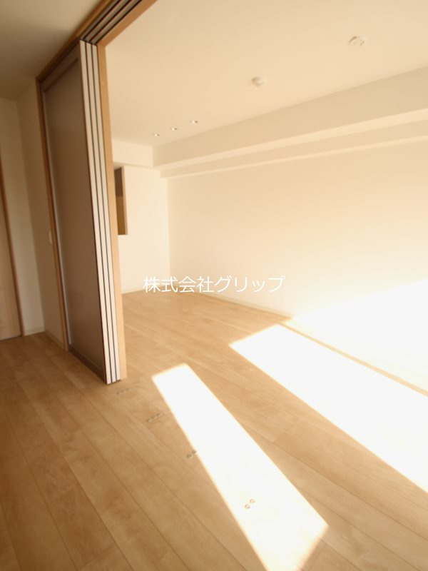 N-flats横浜関内Ⅱの居間・リビング