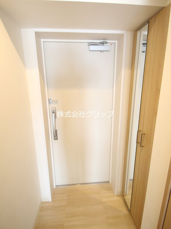 N-flats横浜関内Ⅱの玄関