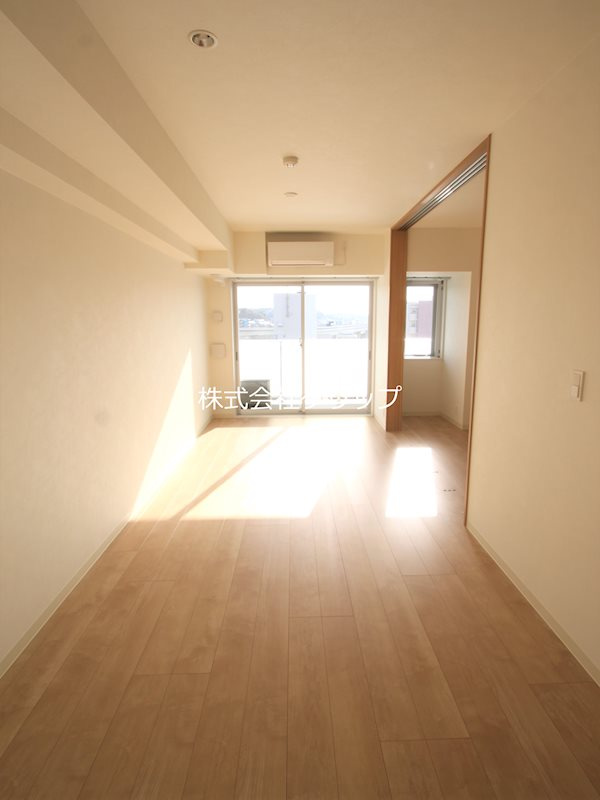 N-flats横浜関内Ⅱの居間・リビング