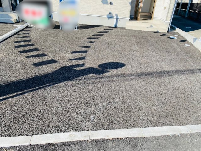 クレイドルガーデン／東区湖東第5／1号棟の駐車場|駐車場は平置きで２台