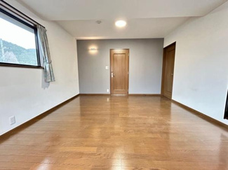 【洋室】 | 3階洋室9.3帖