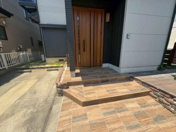 和歌山市三葛　中古戸建の玄関