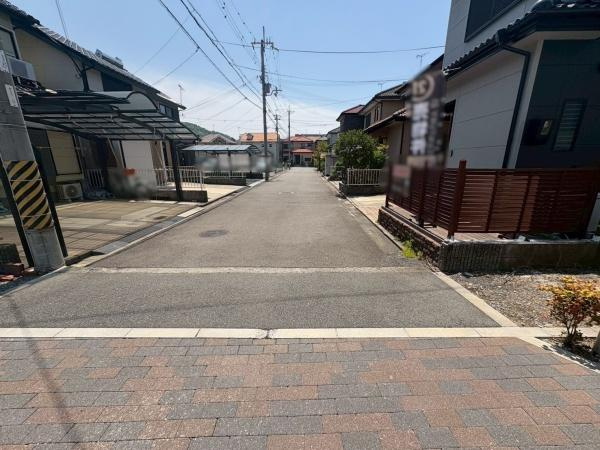 和歌山市三葛　中古戸建の前面道路含む現地写真