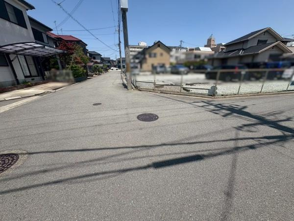 和歌山市三葛　中古戸建の前面道路含む現地写真