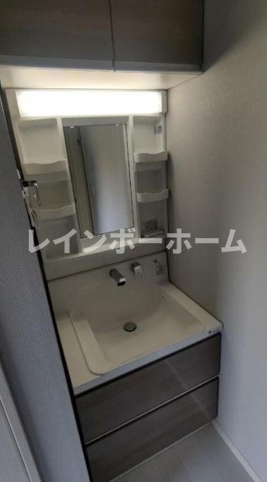 特典：仲介手数料が無料です!!の洗面所|広い洗面スペース