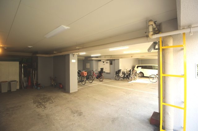 【駐車場】