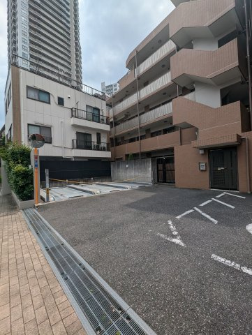 【駐車場】