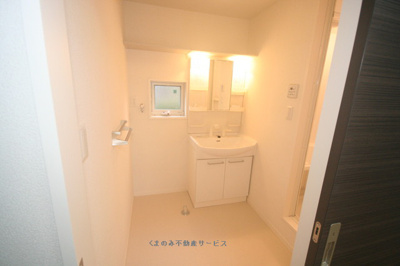 【洗面所】 | シャーメゾン淡窓A棟 | 広い洗面スペース
シャーメゾン淡窓A棟　202号室　2018年8月11日