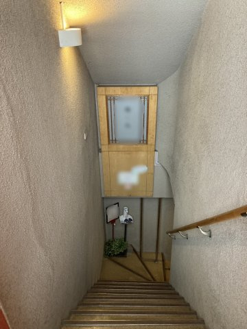 【玄関】 | 新富町駅徒歩5分 サンコービル 地下1階 9.38坪 