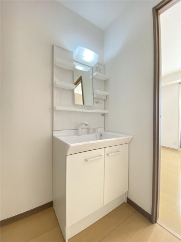 VIVABLE　TOKUNAGAの独立洗面台