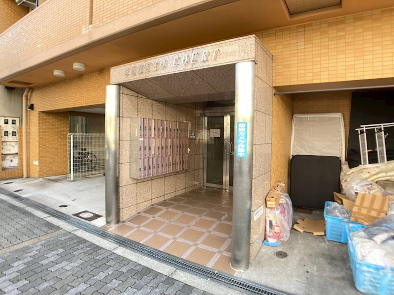 大阪市西区新町４丁目の賃貸マンションのエントランス