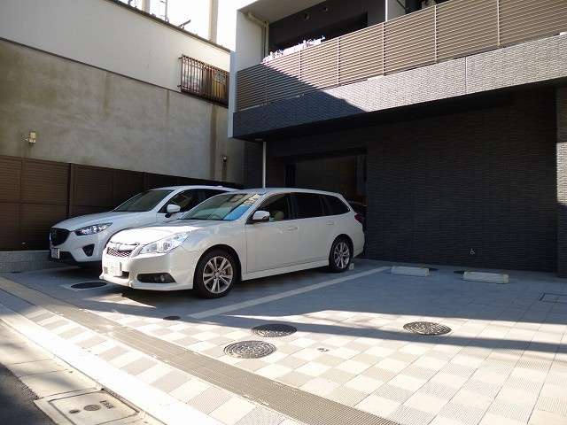 ParkAxis蔵前の駐車場|平置