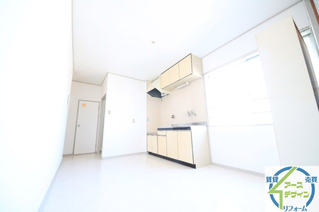 ガーデンパレスの居間・リビング