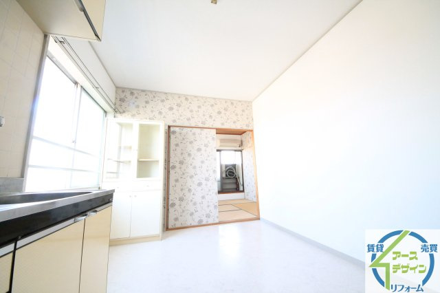 ガーデンパレスの居間・リビング