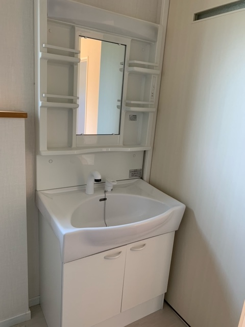 フローレンスⅢの洗面所|コンパクトで使いやすい洗面所