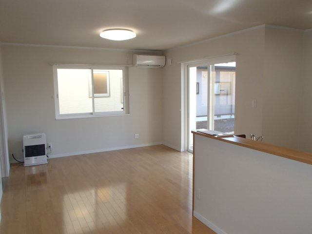 フローレンスⅢの居間・リビング|ゆったりとしたリビングです