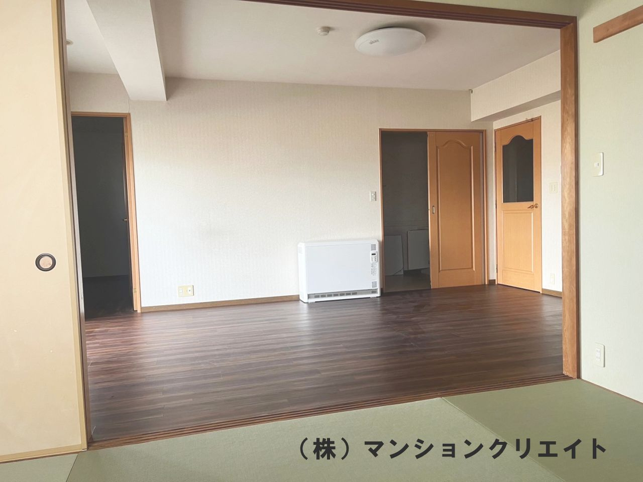 アパガーデンコート城東の和室|和室から見たリビング
