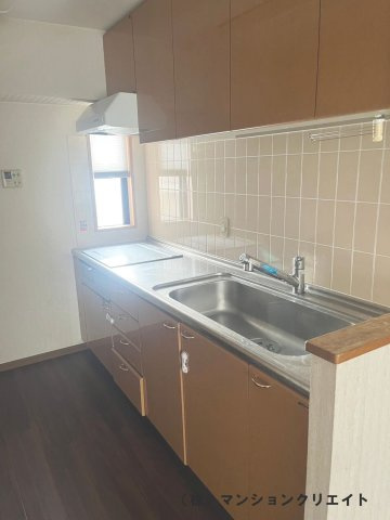 アパガーデンコート城東のキッチン|引き出し付きシステムキッチン