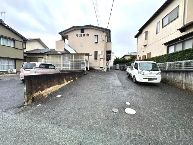 牛川南台の駐車場