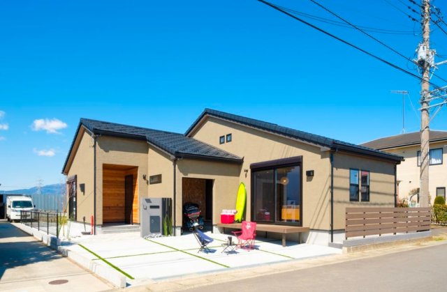 【成約】海老名市本郷　平屋のバイクガレージハウスの外観