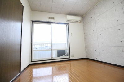 【内装】 | 708A | 明るい色調の室内です