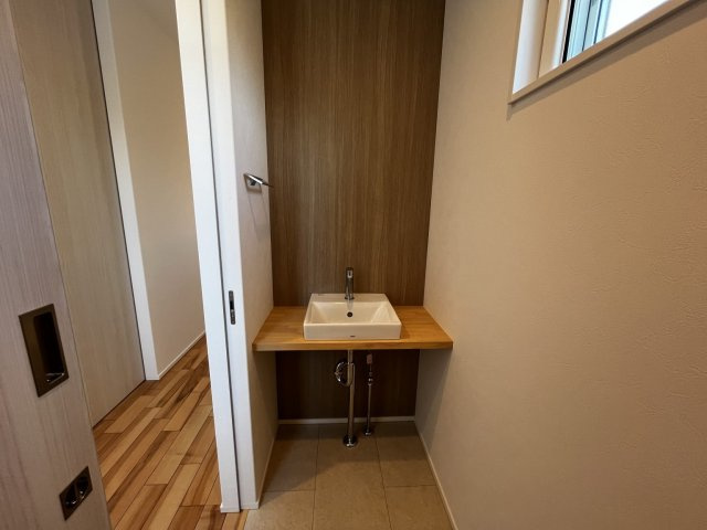 伊勢原市池端デザイナーズハウスの玄関