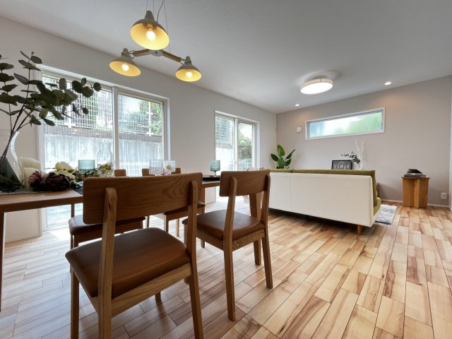 伊勢原市池端デザイナーズハウスの居間・リビング