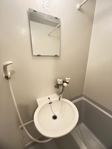 レオパレスル・コントワールⅡの洗面所