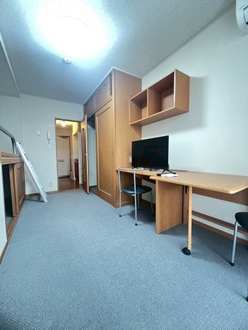 レオパレスル・コントワールⅡの居間・リビング