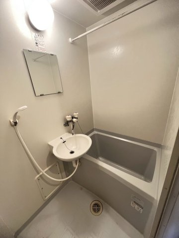 レオパレスル・コントワールⅡの浴室