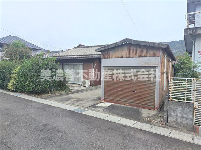 ６４２１６　岐阜市御望中古戸建ての外観