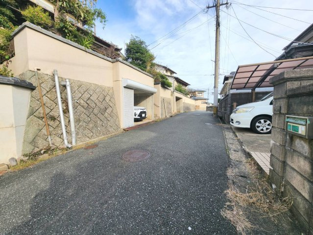 小倉南区葛原3丁目　中古戸建ての前面道路含む現地写真|交通量が少ない前面道路♪【小倉南区　中古戸建】
