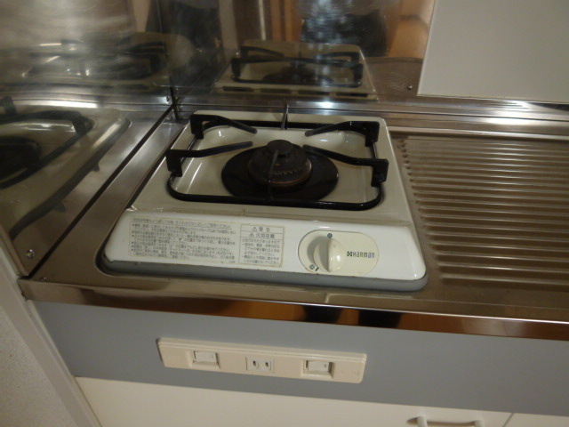 ファミール・ビラＡのキッチン|１口コンロ
