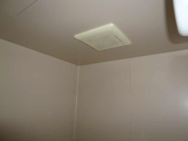 ファミール・ビラＡの浴室|換気扇