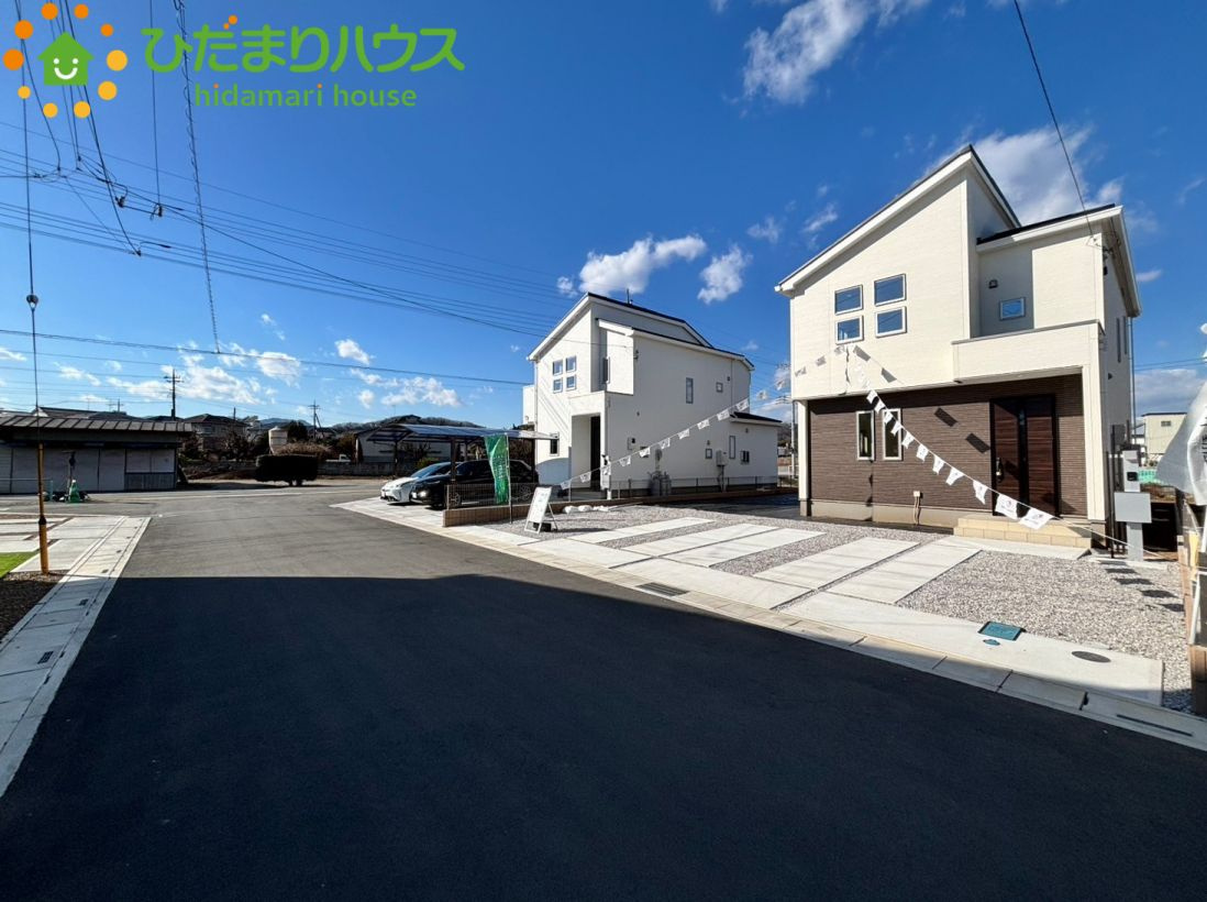 深谷市武蔵野　新築一戸建て　グラファーレ　02の前面道路含む現地写真