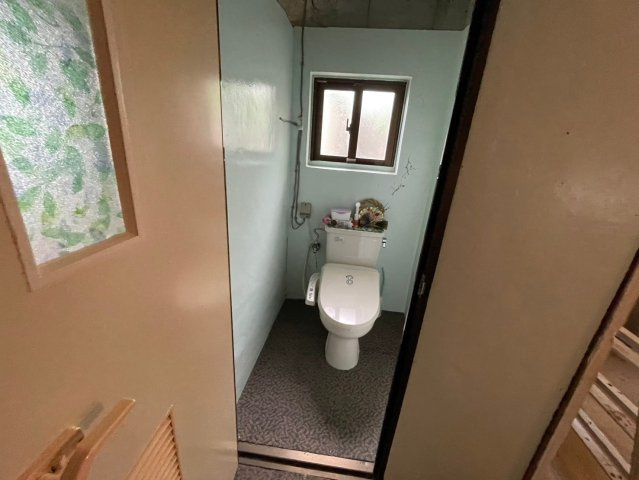 伊良部字長浜283-3　中古戸建のトイレ