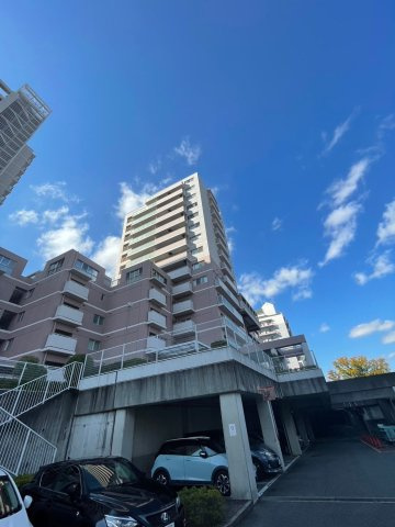 神戸市西区美賀多台１丁目の賃貸マンションの外観