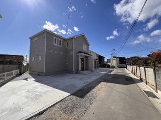 【前面道路含む現地写真】 | 現地写真　北側接道幅員約4ｍ