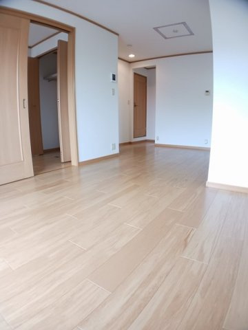 ケント・アヴェニュー壱番館の居間・リビング