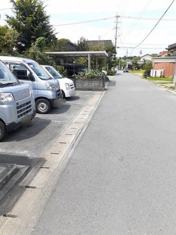 ブライドガーデンⅡ　Ａの駐車場