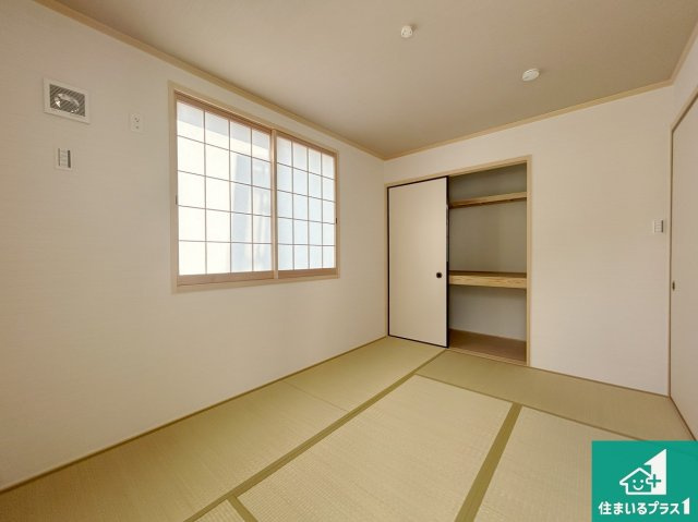 ★29(土)30(日)現地見学可能！★木津川市州見台　第2期　の和室|一室あると便利な和室は客間としてだけでなく、小さなお子様のプレイルームや食後のくつろぎスペースとしてもご利用いただけます。