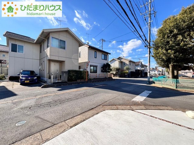 深谷市常盤町　中古一戸建て　いろどりアイタウン　07の前面道路含む現地写真